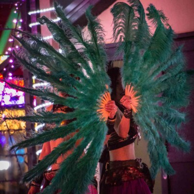 イルミネーションとファイアーパフォーマンス