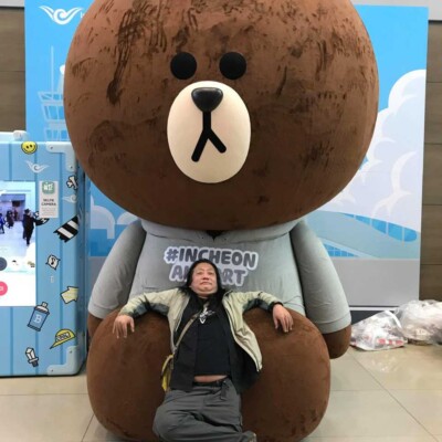 空港にでっかいLINEベアー 火付盗賊韓国ツアー