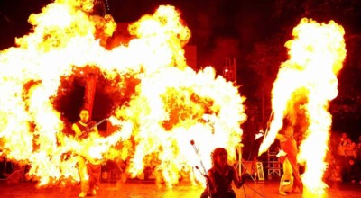 両端が爆発するファイアーバトン、粉塵爆発スタッフ/Flame Staff