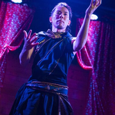 おこたんぺのコンタクトジャグリング シルクロードカフェ 2019年