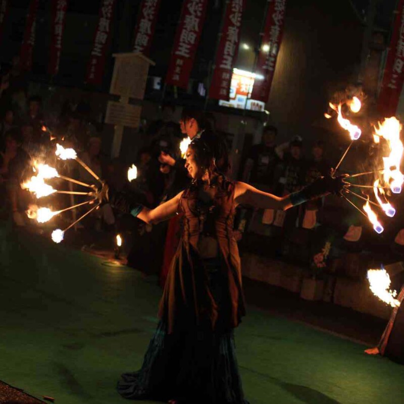 大須大道町人祭で火付盗賊ファイアーパフォーマンス