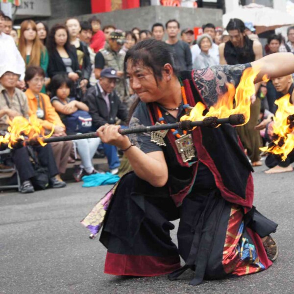 大須大道町人祭で火付盗賊ファイアーパフォーマンス