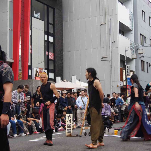 大須大道町人祭で火付盗賊ファイアーパフォーマンス