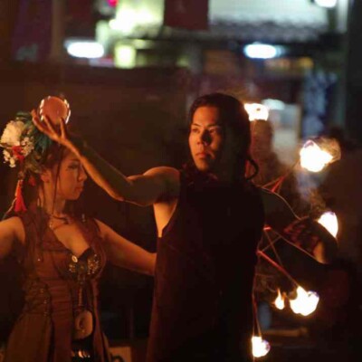 コンタクトジャグリングと炎扇 大須大道町人祭で火付盗賊ファイアーパフォーマンス