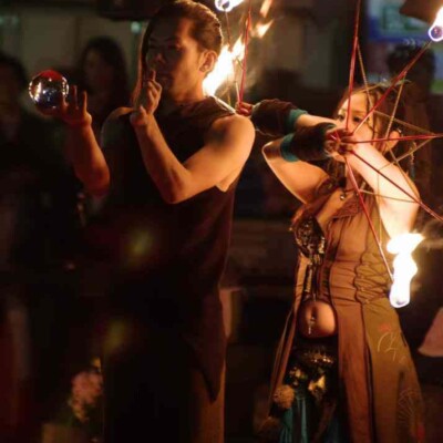 コンタクトジャグリングと炎扇 大須大道町人祭で火付盗賊ファイアーパフォーマンス