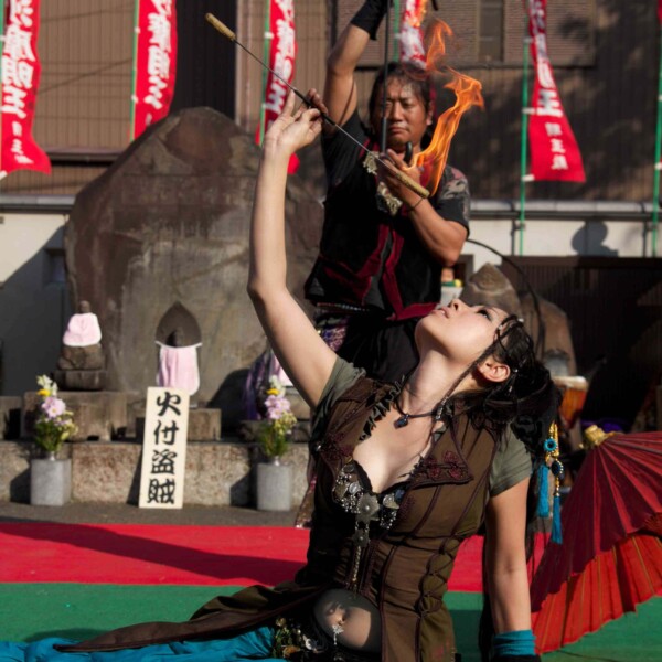 大須大道町人祭で火付盗賊ファイアーパフォーマンス