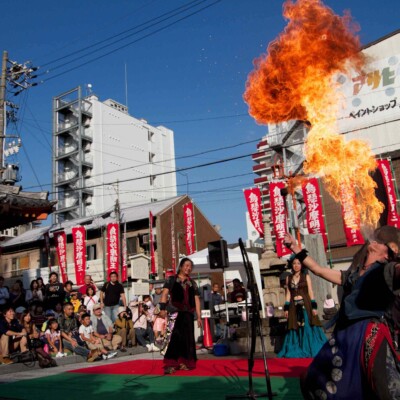 火吹き 大須大道町人祭で火付盗賊ファイアーパフォーマンス