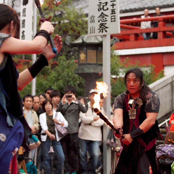 大須大道町人祭で火付盗賊ファイアーパフォーマンス