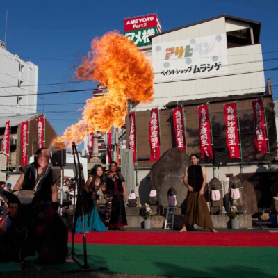 火吹き 大須大道町人祭で火付盗賊ファイアーパフォーマンス