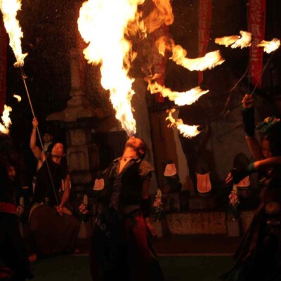 ファイアーファンズと火吹き 大須大道町人祭で火付盗賊ファイアーパフォーマンス
