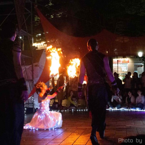 千葉中央公園で火付盗賊ファイアーパフォーマンスとライトパフォーマンス