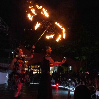 この写真好き。マリエちゃんありがとう。 千葉中央公園で火付盗賊ファイアーパフォーマンス