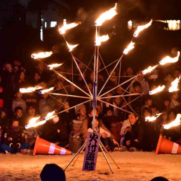 ゆめ花博で開催されたゆめ花大道芸でファイアーパフォーマンス