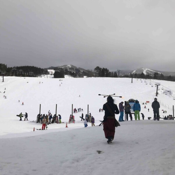 極寒のスキージャム勝山で雪山ファイアーショー