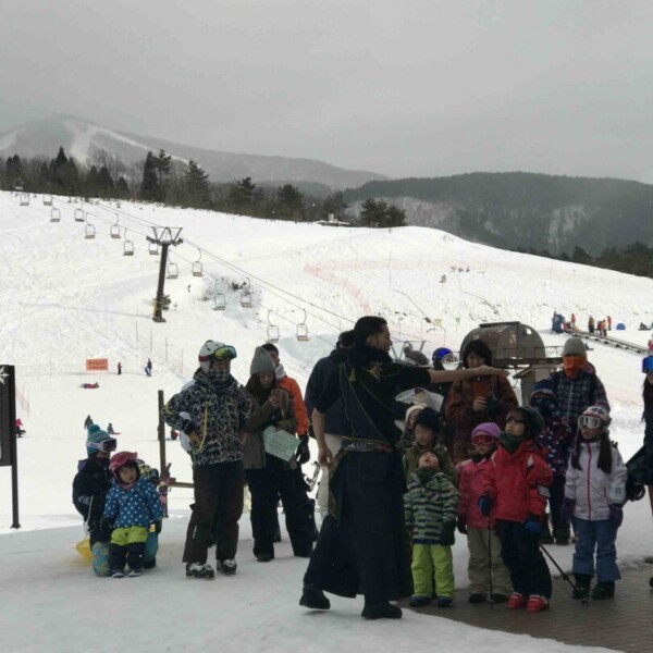 極寒のスキージャム勝山で雪山ファイアーショー