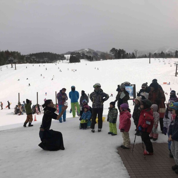 極寒のスキージャム勝山で雪山ファイアーショー
