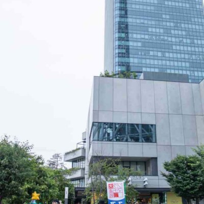 ソラマチ大道芸フェスティバルでのセイムセイムの大道芸パフォーマンス