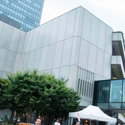 ソラマチ大道芸フェスティバルでのセイムセイムのダンス