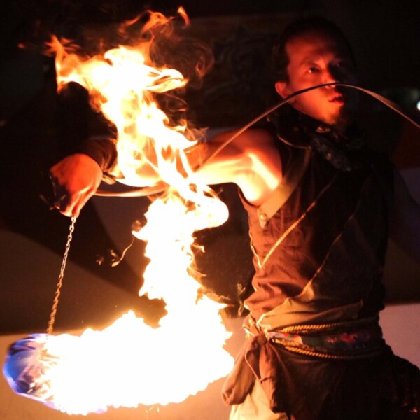 千葉中央公園で火付盗賊ファイアーパフォーマンス
