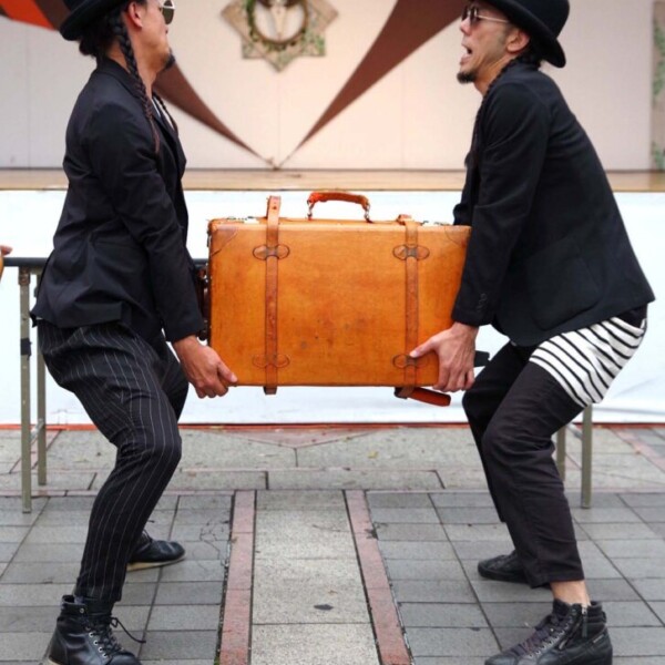 かばんでパントマイム