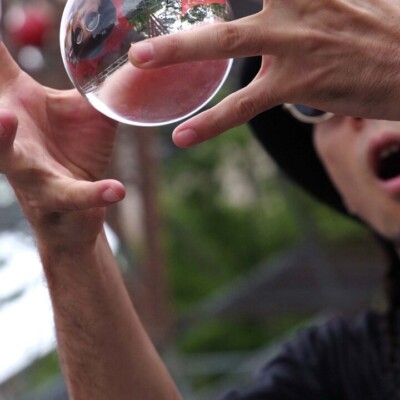 たねもしかけもありません。技術のみ おこたんぺのコンタクトジャグリング