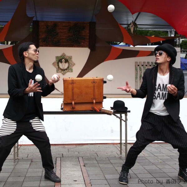 ボールジャグリング