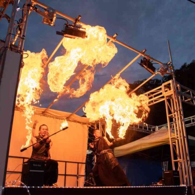 ファイアーバーンアウト 西武園ゆうえんちのプールの夏イベントを盛り上げるファイアーショー
