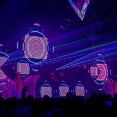 アゲハ東京の17周年イベントでAlphaPortalの盛り上げライトパフォーマンス