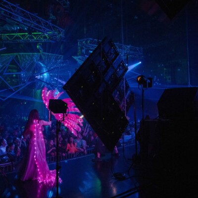 アゲハ東京の17周年イベントでAlphaPortalの盛り上げライトパフォーマンス