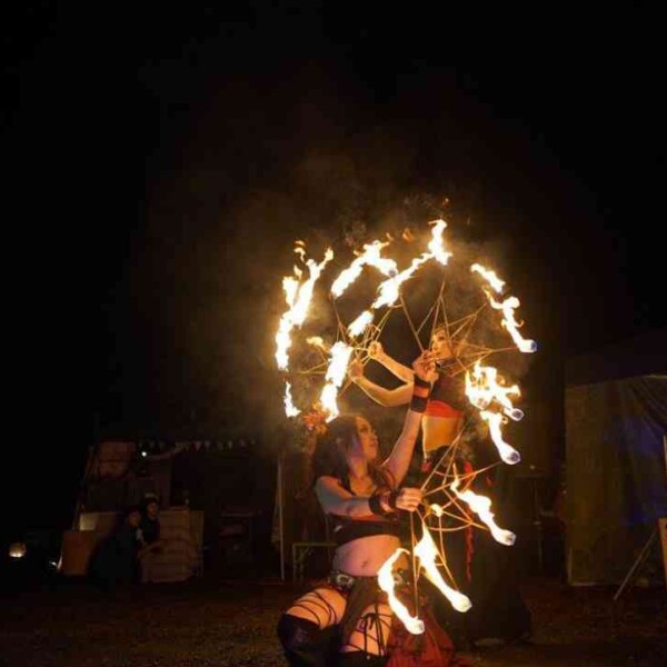 豊橋のベリーダンスイベントでファイアーショー