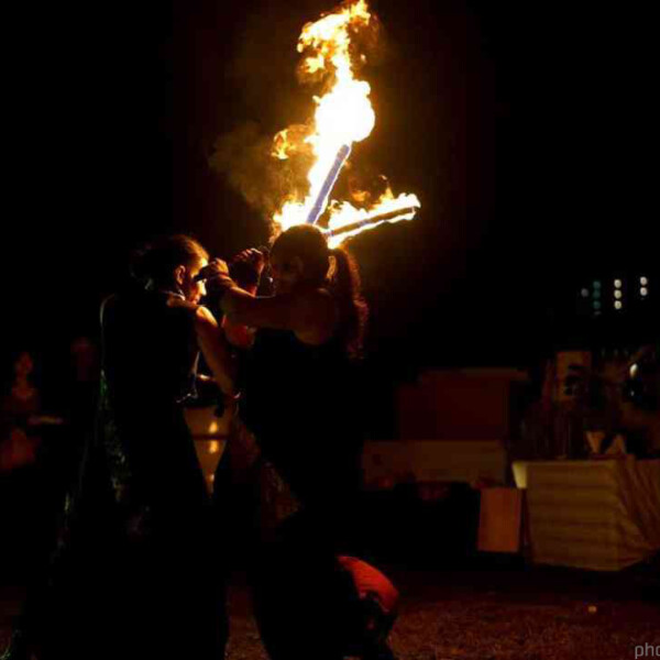 豊橋のベリーダンスイベントでファイアーショー