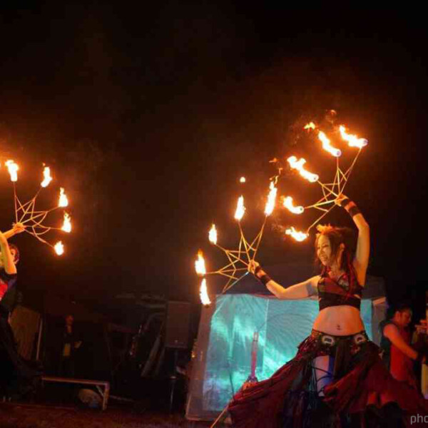 豊橋のベリーダンスイベントでファイアーショー