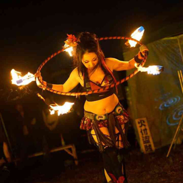 豊橋のベリーダンスイベントでファイアーショー