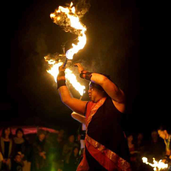 豊橋のベリーダンスイベントでファイアーショー