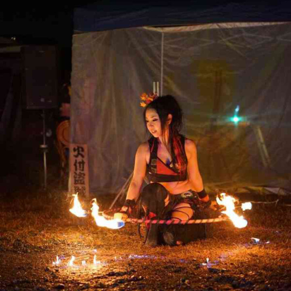 豊橋のベリーダンスイベントでファイアーショー