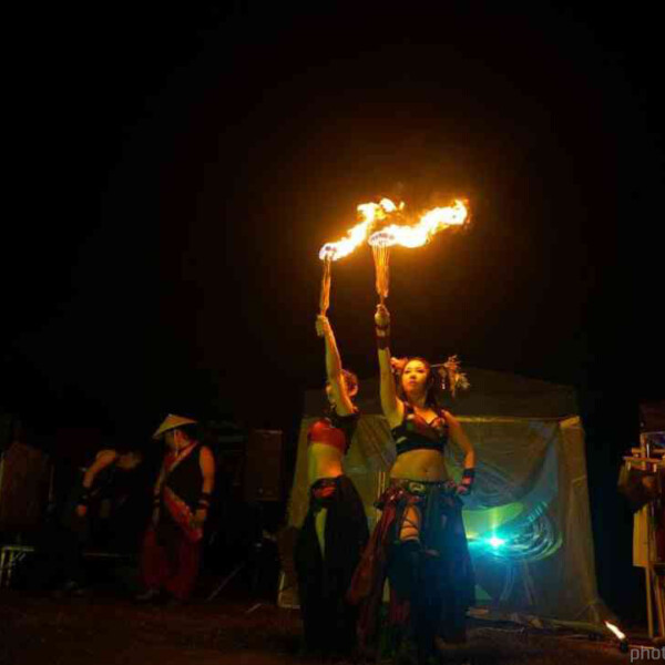 豊橋のベリーダンスイベントでファイアーショー