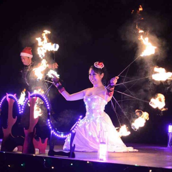 徳島のあすたむらんどでクリスマスファイアーショー