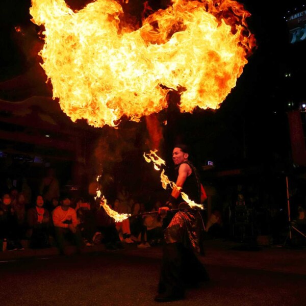 大須大道町人祭で爆発系ファイアー大道芸
