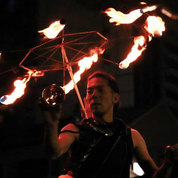 大須大道町人祭でファイアー大道芸