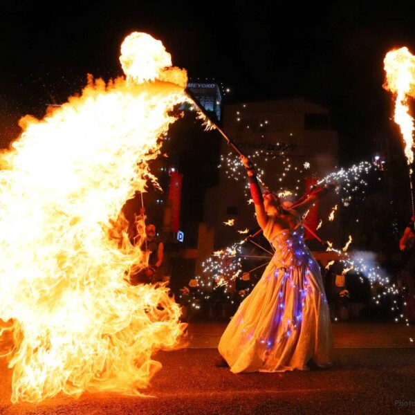 大須大道町人祭でファイアー大道芸