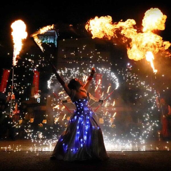 大須大道町人祭でファイアー大道芸