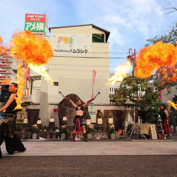 大須大道町人祭でファイアー大道芸