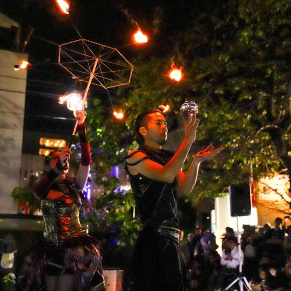 大須大道町人祭でファイアー大道芸