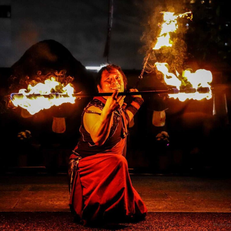 大須大道町人祭でファイアー大道芸