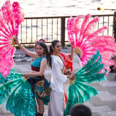 隅田川の大道芸フェスティバルでベリーダンス