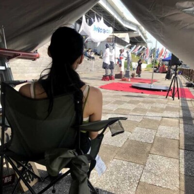 隅田川の大道芸フェスティバルでスタチューパフォーマンスの人たち