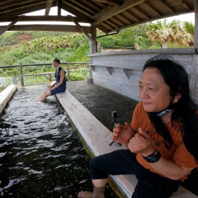 いつも八丈島にきて一番最初にここに来ます。海が見える足湯。 八丈島の足湯