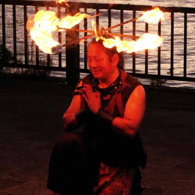 隅田川で大道芸